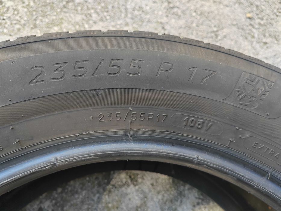 235/55/17 1бр.Michelin Зимна гума DOT 2324