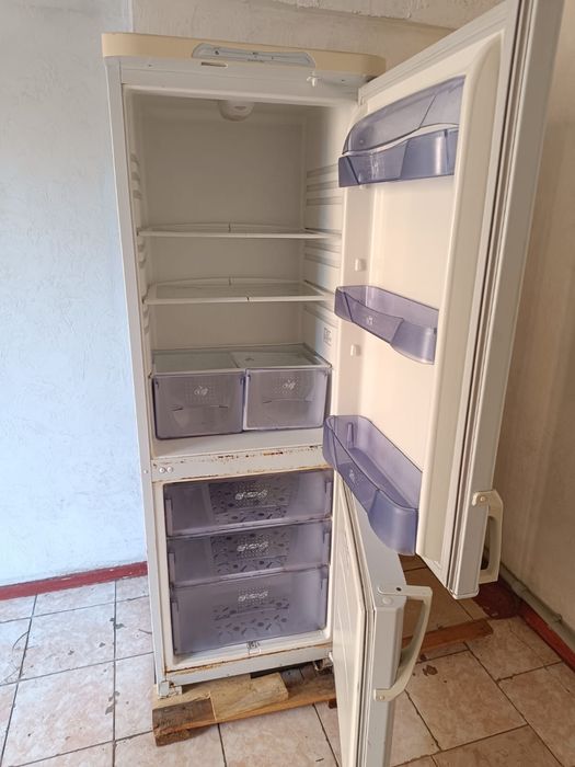 Продаю холодильник бирюса