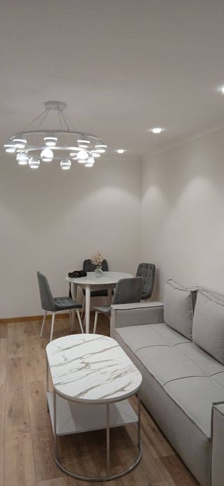 Квартира на рынок Госпиталка 2*3/2/4 общ пл 60м Евро с обстановкой