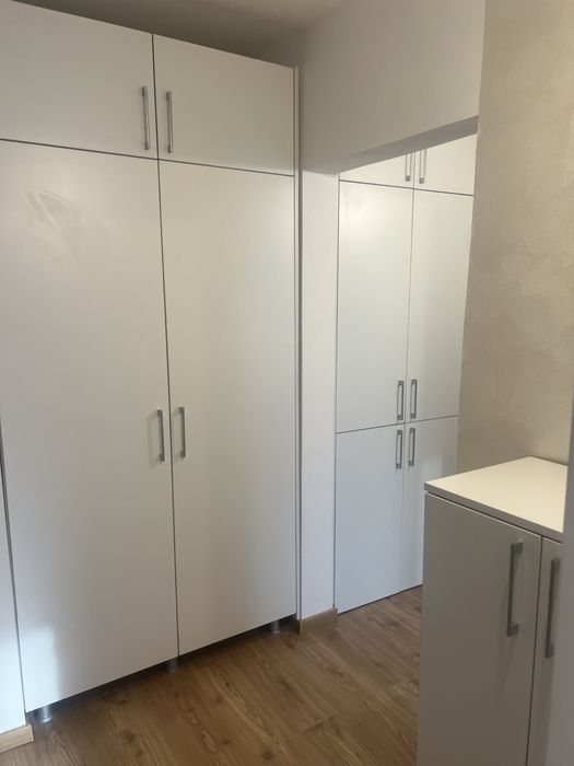 Inchiriez apartament 2 camere decomandat centru