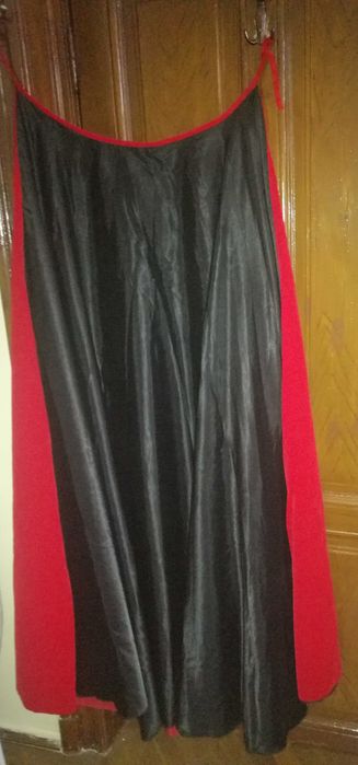 Pelerină magician de catifea, căptușită.