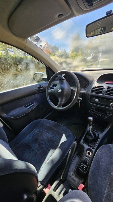 Peugot 2006  1.4 benzina