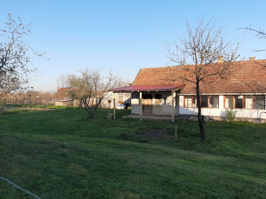 Teren 2000 mp cu front mare, + casa cu utilitati Biharkeresztes