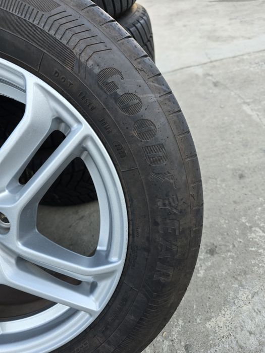 1 Брой 205/60/16 Goodyear 5,8mm 23dot