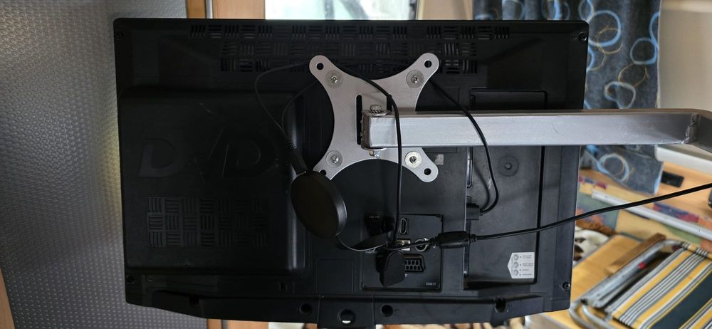 Vand televizor 12v cu DVD si google crom