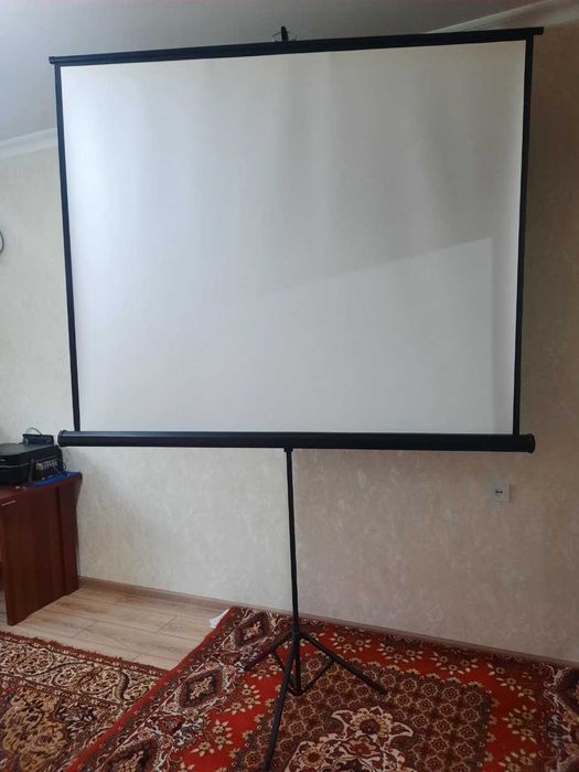 Проектор учун экран