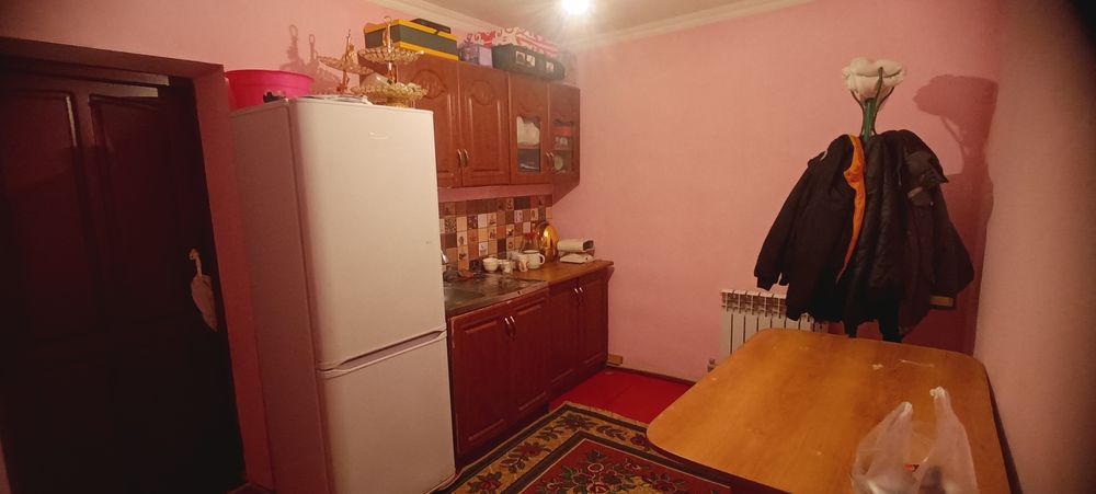 Мартобеде бір аулада екі времянка