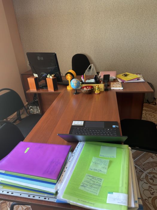 Продаю мебель офисную