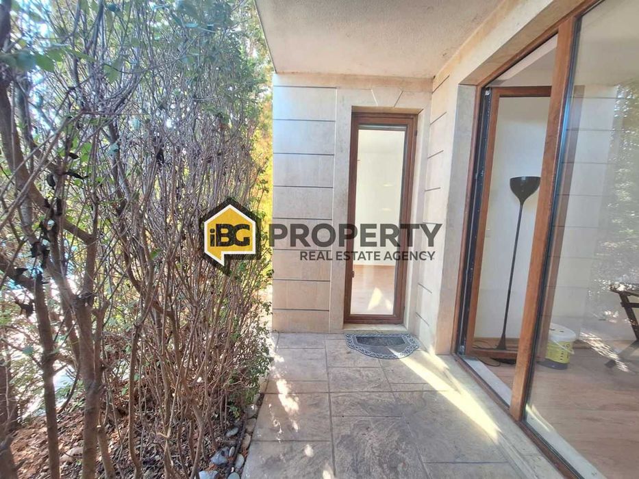 Двустаен апартамент с веранда в град Бяла