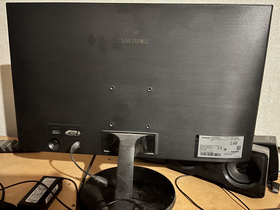 Самсунг монитор 22 инча S22F350FHU