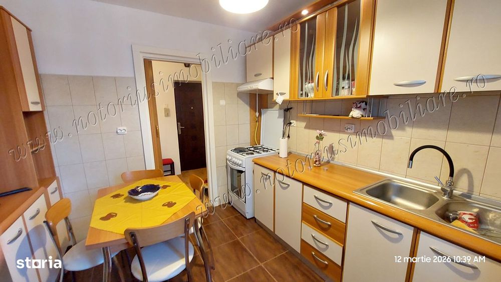 Gojdu etajul unu, excepțional, 3 camere și garaj la scară.