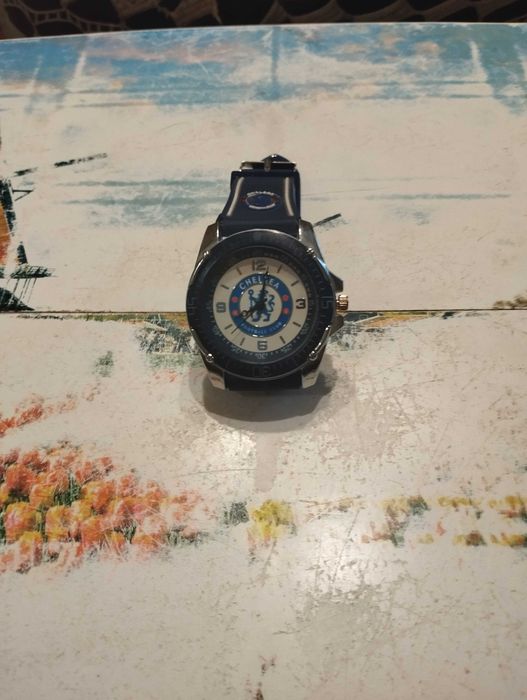 Оригинален фенски часовник на FC Chelsea, работещ, с включена батерия