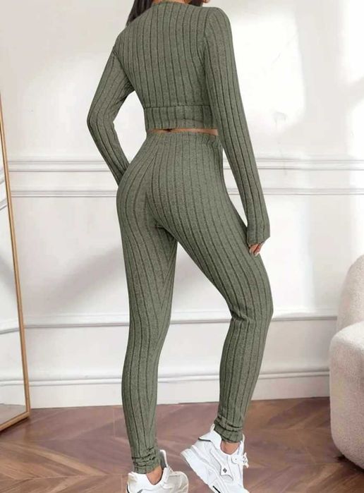 Дамски комплект от две части - V-образно деколте, размери S,M, L