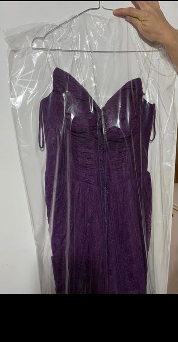 Rochie elegantă mov prună din dantelă + mănuși asortate – purtată o singură dată