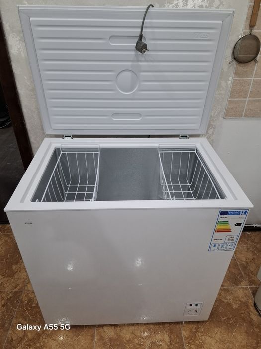 Продам морозильник