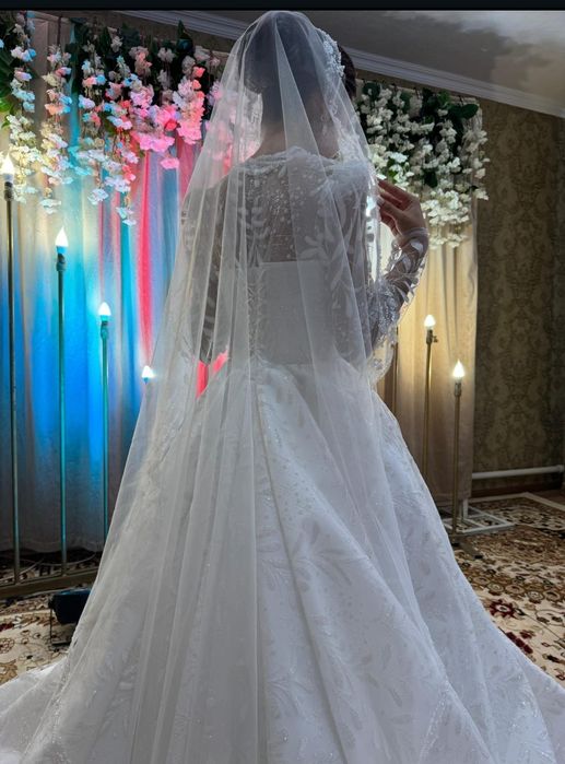 Свадебное платье почти новое