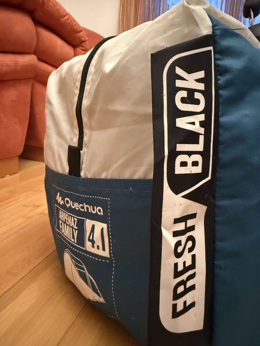 Cort Quechua Arpenaz 4.1 Fresh & Black – ca nou, folosit doar 2 ieșiri