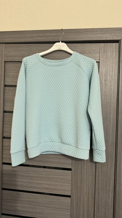 Кофта 5000 тг голубая белая