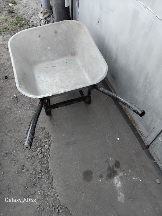 Продам тачку садовую.