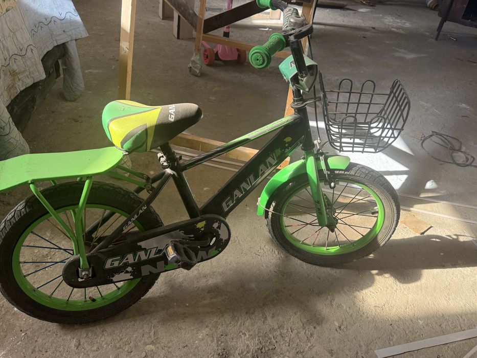 Bolalar velosipedi sotiladi