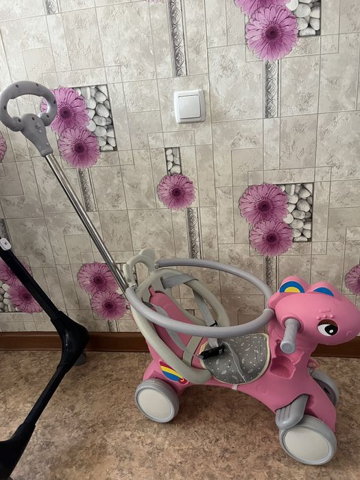 Стол кормления новый и толокар