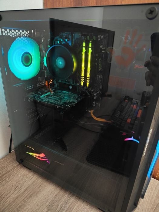 Vând calculator de gaming