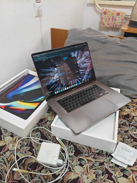 Macbook Pro 16-inch [2019, 1tb SSD, 16gb ram]