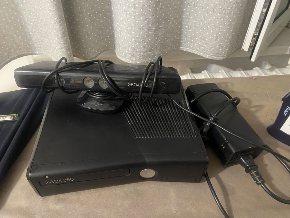 Продам на запчасти Xbox 360