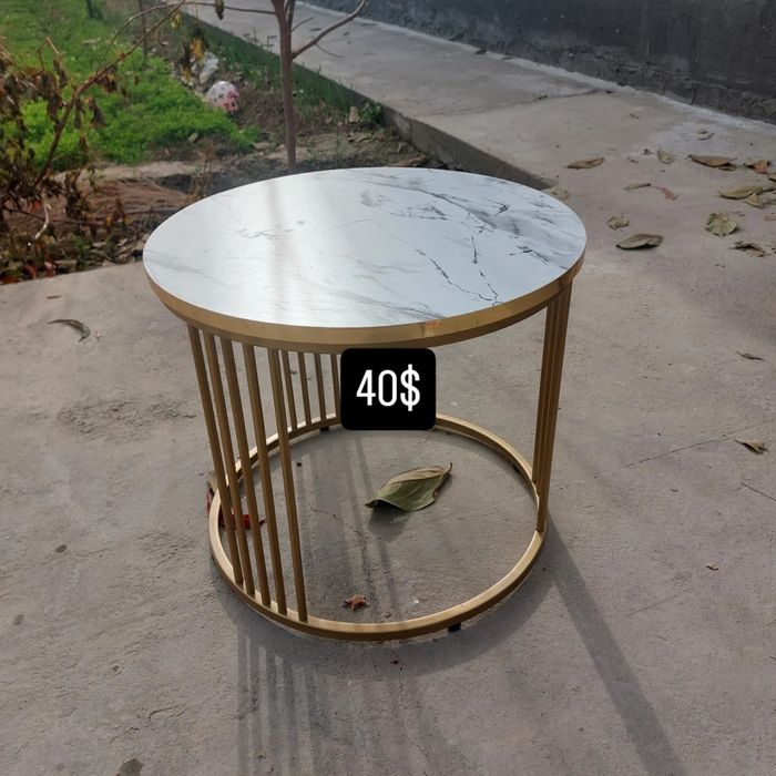 Jurnalniy stol (jurnal, kofe, chaq chuq, gullar, va,x)