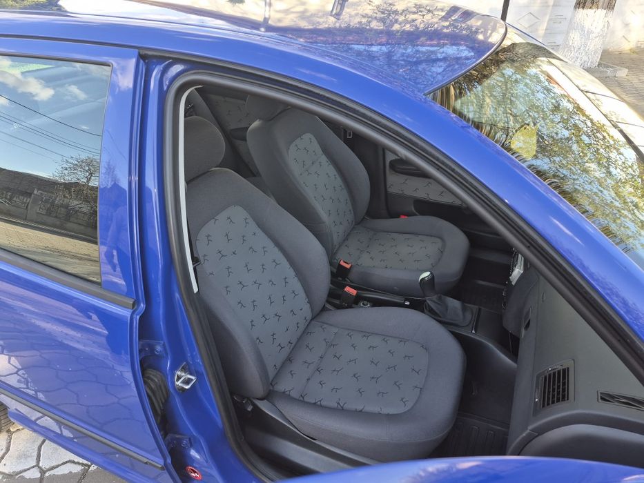 Skoda fabia an 2003 motor 1.4 benzina km reali 185000 de mi acte la zi