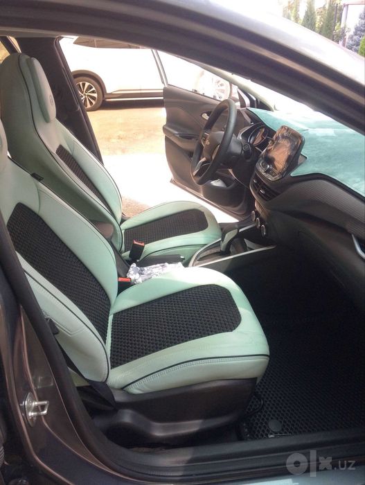 Chevrolet onix, kulrang satin steel gray met.