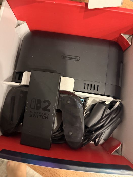 Nintendo Switch 2 + две игры
