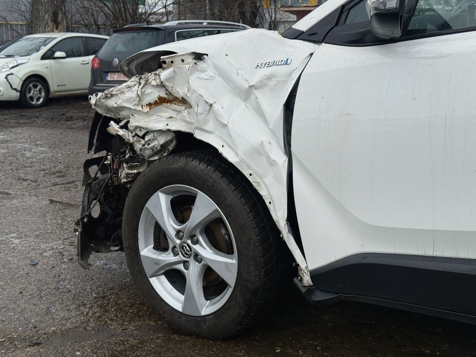 Toyota C-HR 2018 | 1.8 Hybrid | Auto Avariat