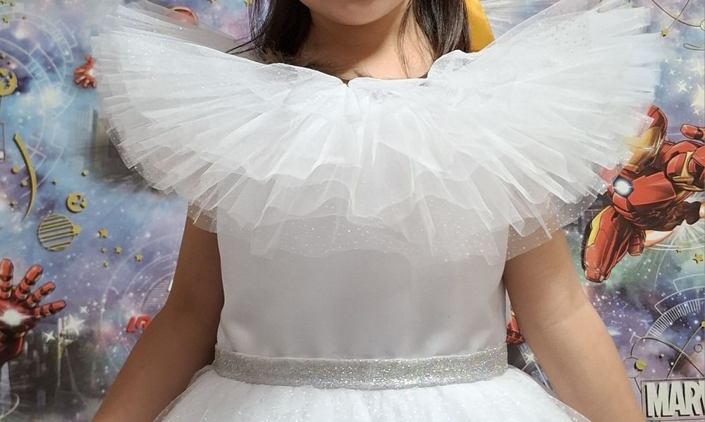 Платье для девочку подойдёт от5 до 7 лет