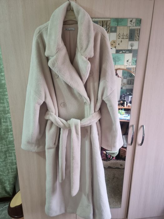 Шуба пальто,новая 25000тг,только ватсап.