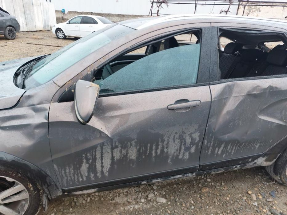 SROCHNA sotiladi lada vesta sw cross