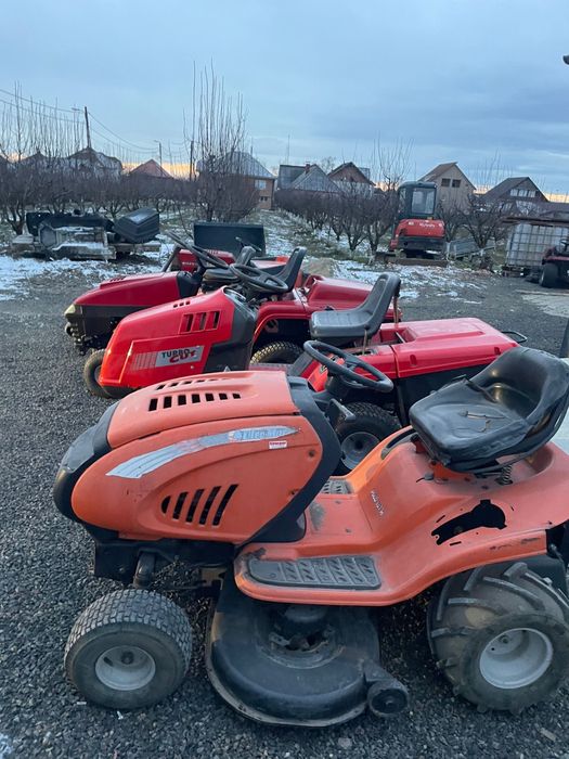 Tractorase de tuns iarba