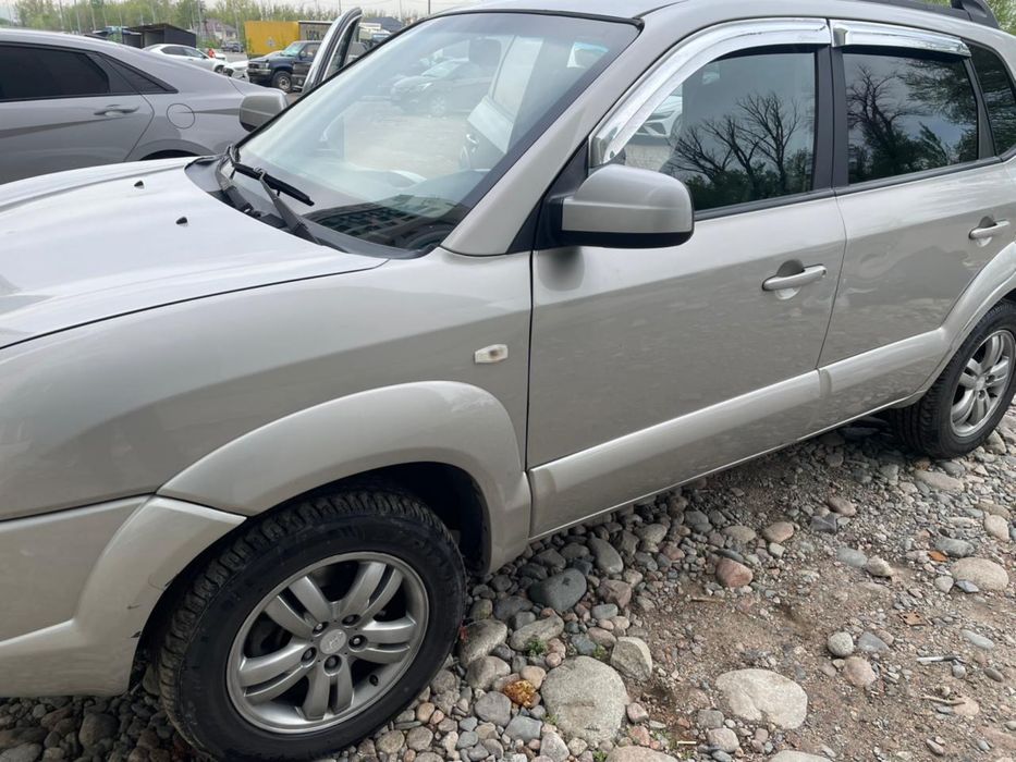 Автомобиль Hyundai tucson 2009