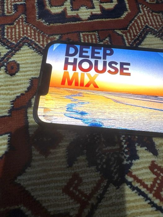 iPhone 13 128 GB Идеално Състояние