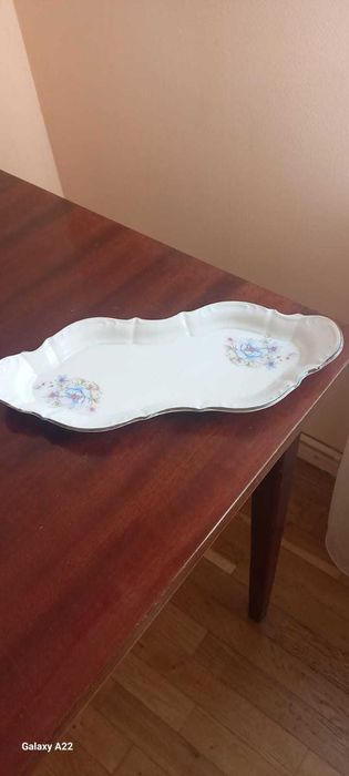 Vand farfurii si cesti