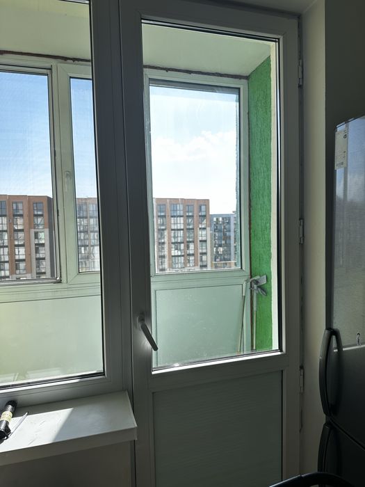 Продам окно+дверь от балкона