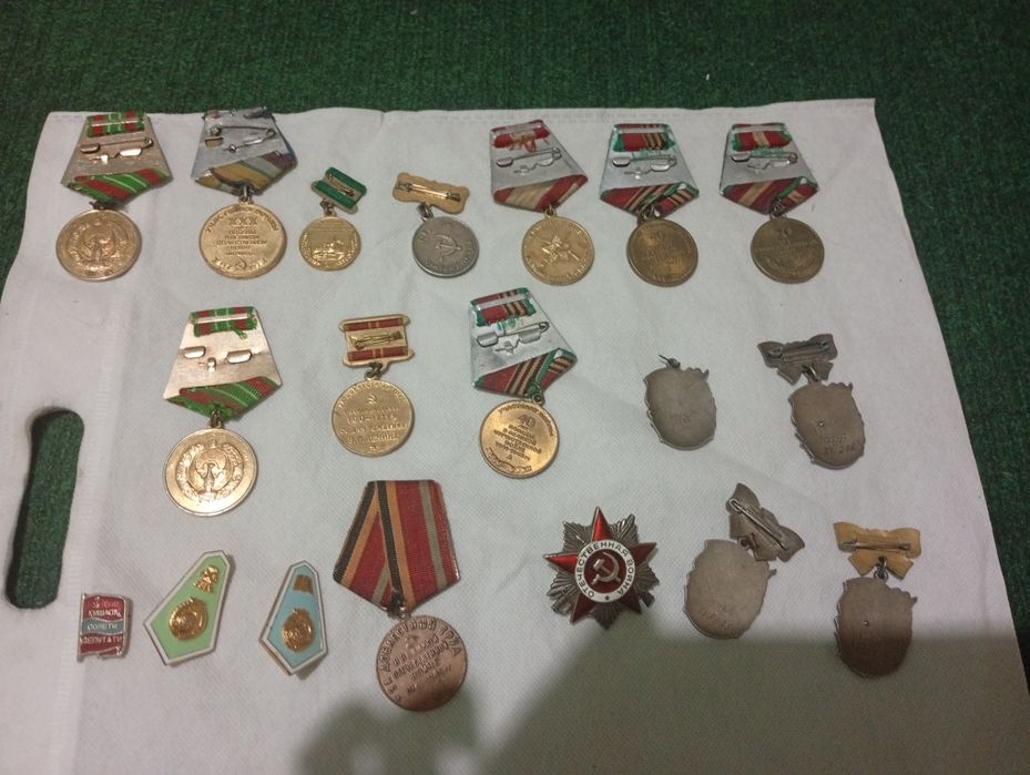 Bobom bilan buvimga tegishli medallar barini hujjatlari bor