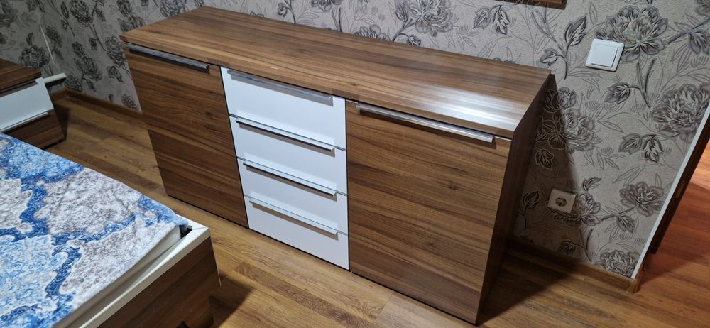 Продам спальный гарнитур