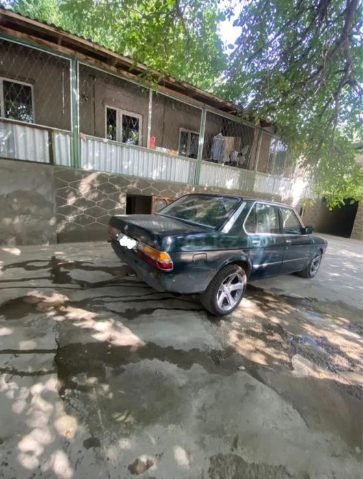 БМW E28 1986г     .