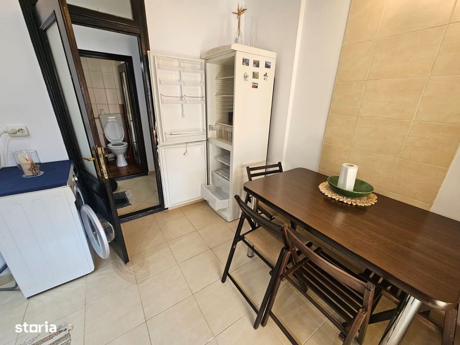 Apartament cu 3 camere de închiriat în Curtea de Argeș.