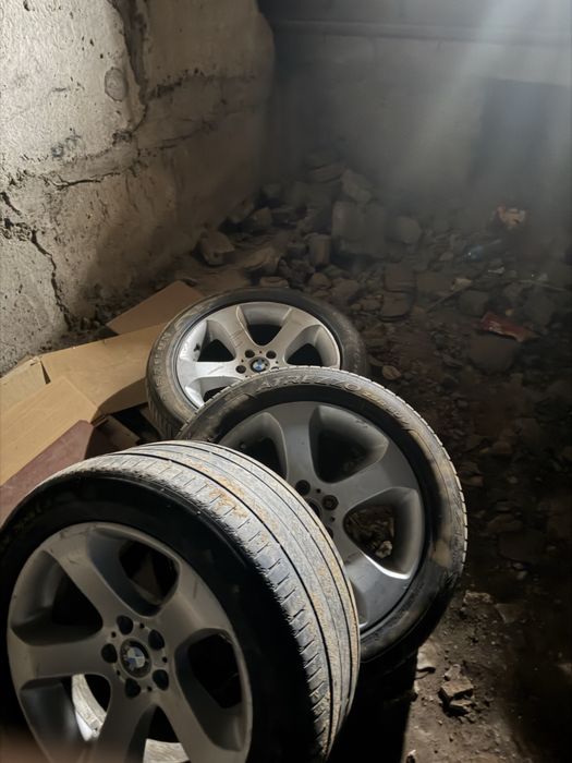 Диски на 19с резиной три штуки BMW