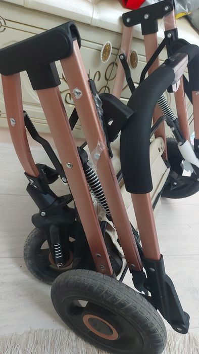 Коляска качественная