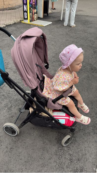 Прогулочная коляска с реверсивным блоком