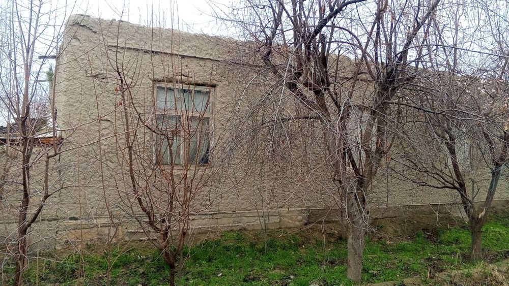 Срочно 4 хонали Уй сотилади