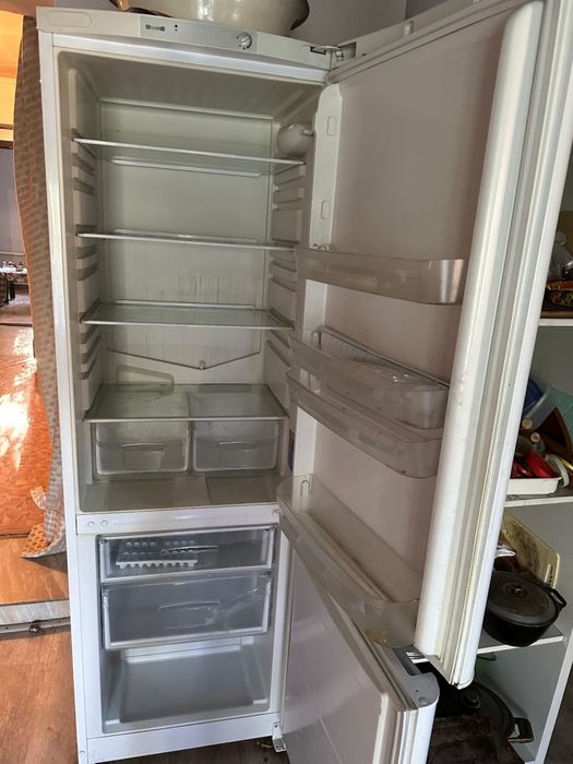 Холодильник INDESIT